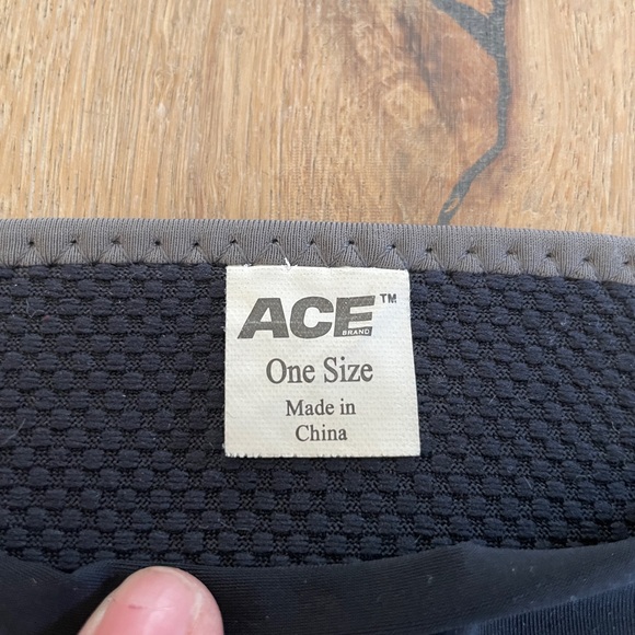 ACE Neoprene Ankle Brace One Size Fits All - Picture 3 of 5
